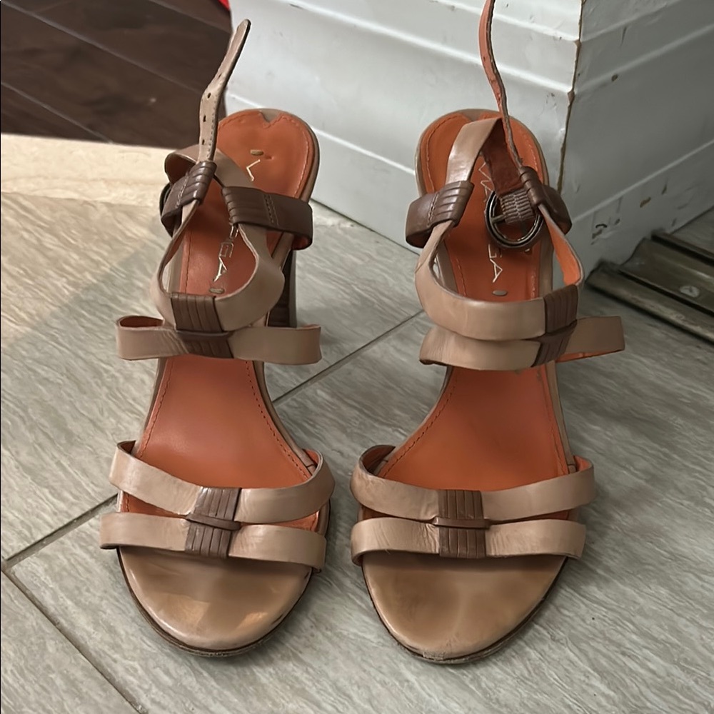 Via Spiga Leather strappy 2 inch heels